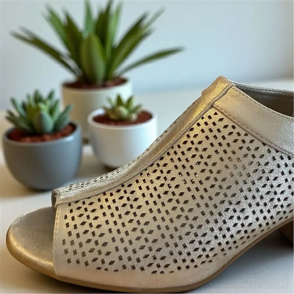 Easy Street Women's Metallic Gold Peep Toe Zipper Back Ankle Booties Size 9N